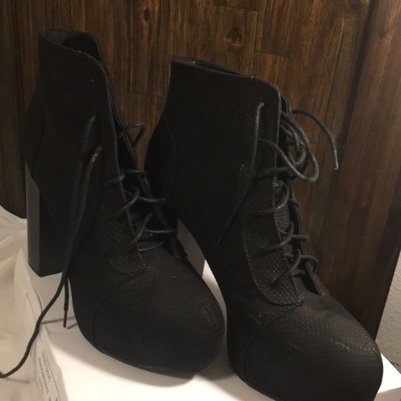 SOLD 🚫 H&M Platform Booties - Picture 2 of 4